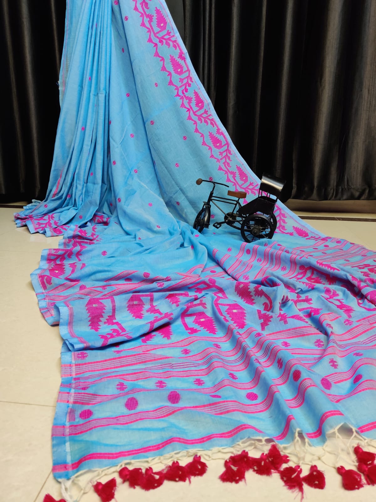 Blue Pink Exclusive Mul Cotton Jamdani Saree