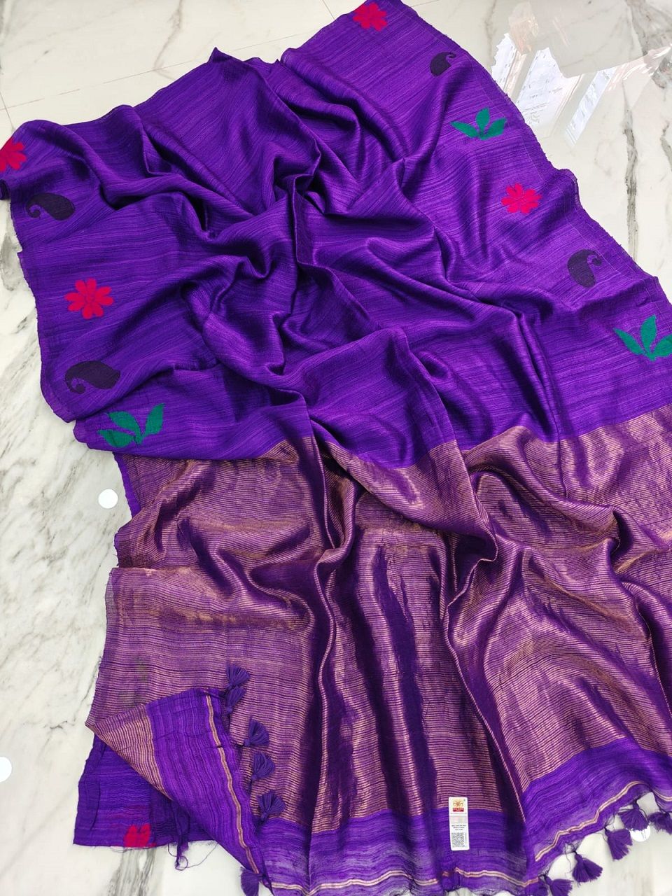 Dark Purple Plain Pure Matka Silk Saree With Artistic Border