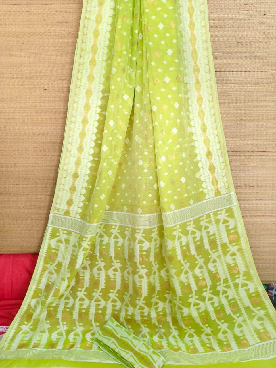 Lemon Green Dhakai Cotton Silk Jamdani Saree With Blouse Piece