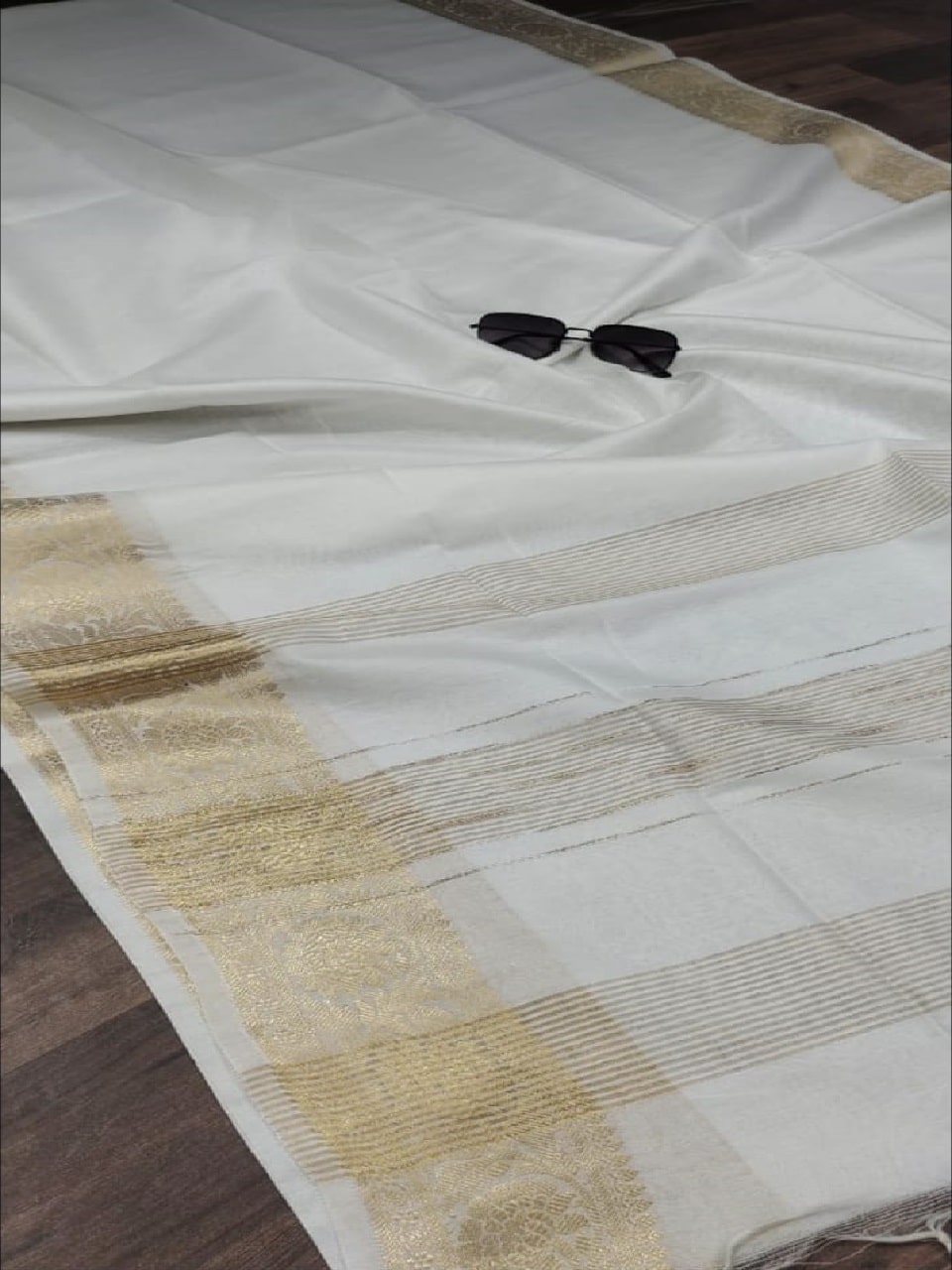 Divine White Kota Cotton Silk Saree With Banarasi Border