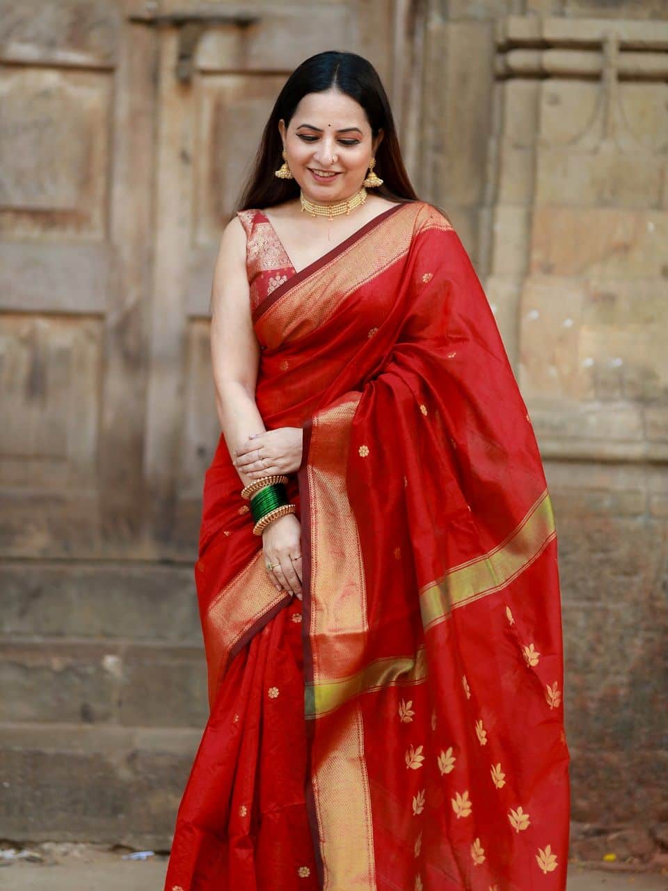 Vibrant Red Bengal Cotton Silk Saree For All Occasions6