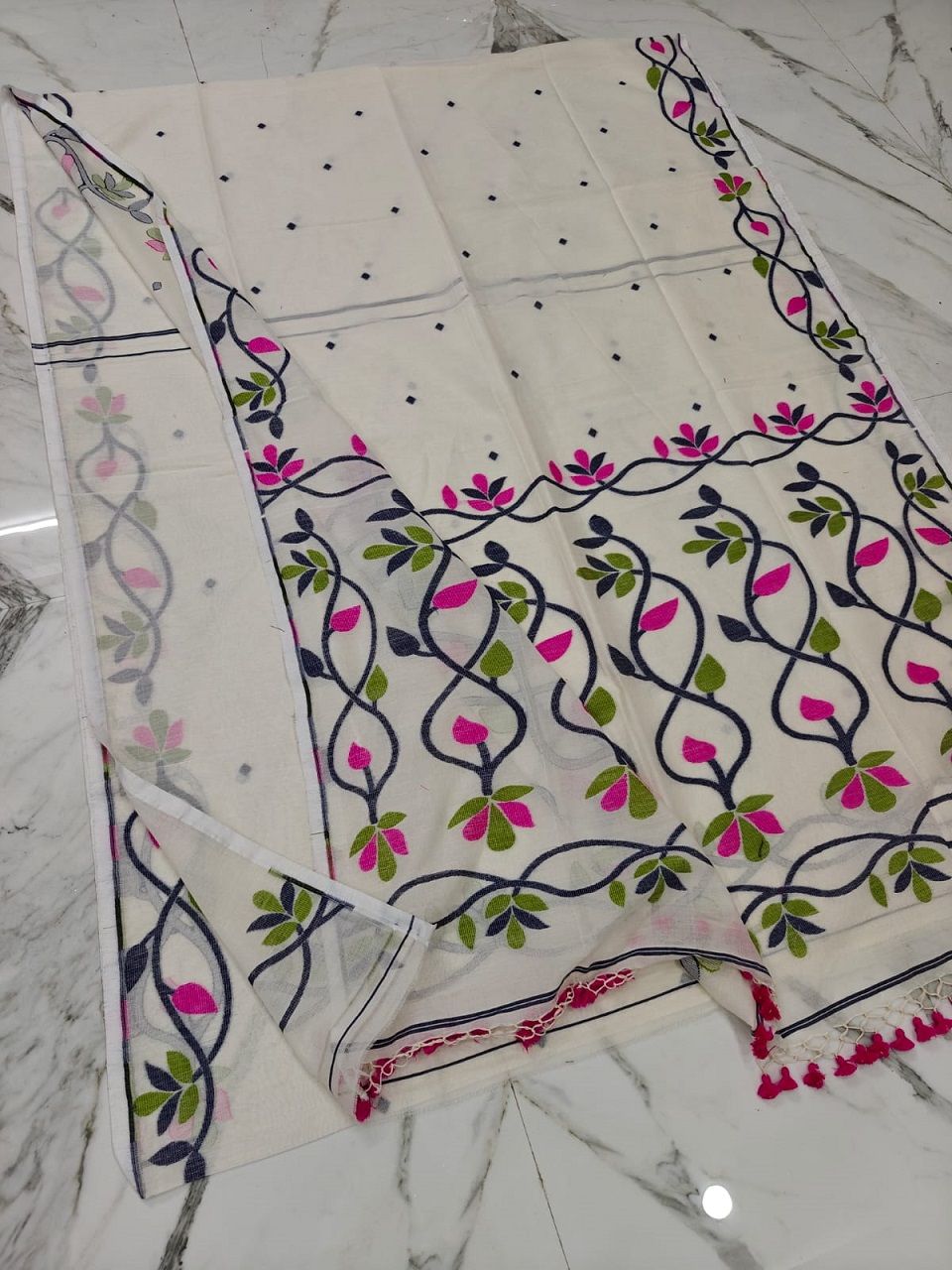 Off White Lota Par Jamdani Pure Cotton Handwoven Saree
