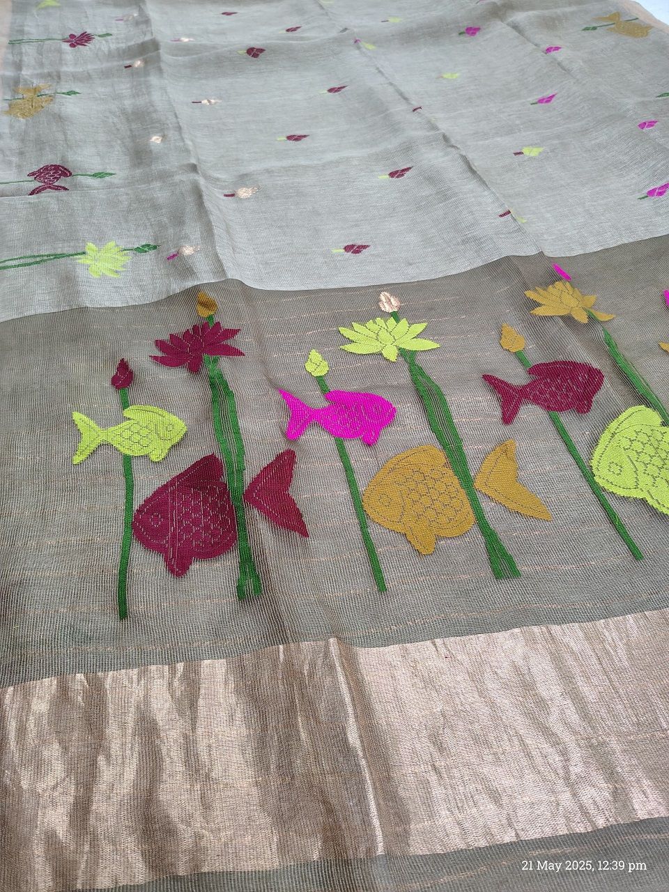Light Grey Fish Motif Handwoven Premium Linen Saree1