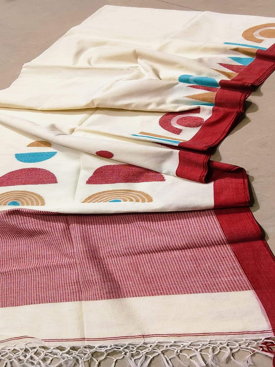 Off White Exclusive Pure Cotton Handwoven Saree With Blouse Piece1