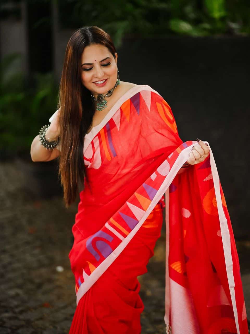 Vibrant Crimson Red Handwoven Cotton Saree With Geometric Elegance1