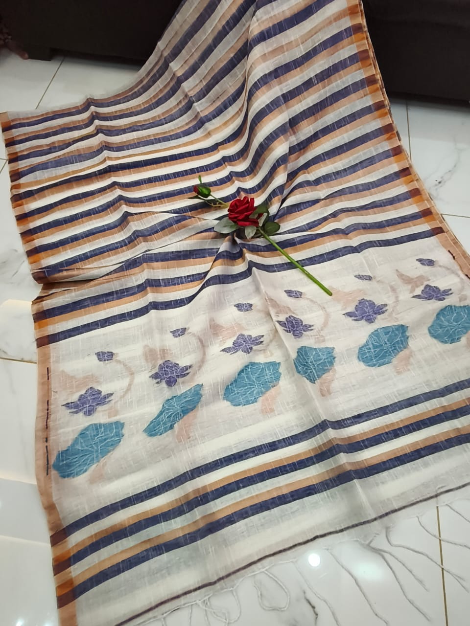 Violet Stripe Pattern Handloom Linen Jamdani Saree