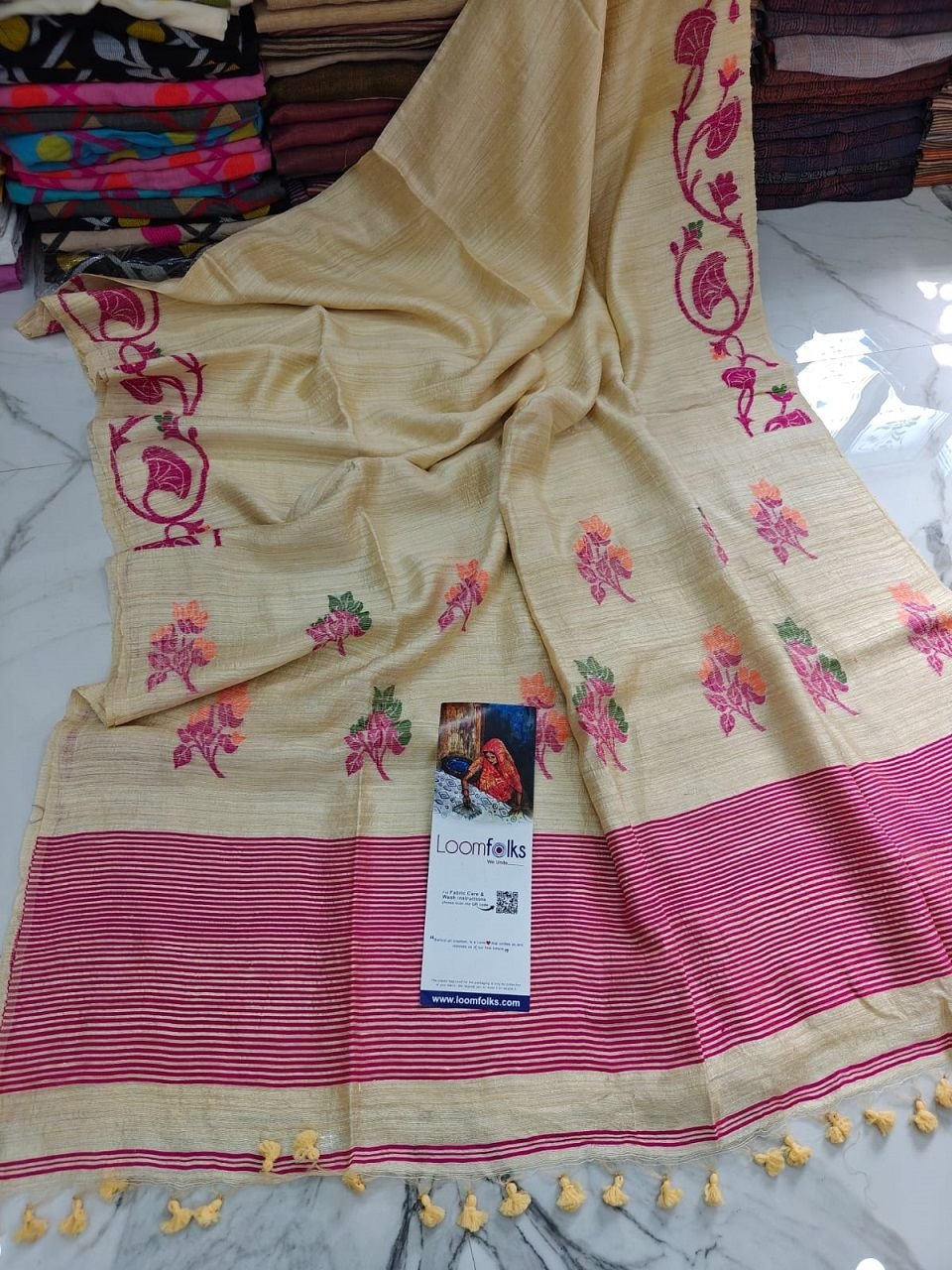 Off White Premium Pure Wash Matka Resham Silk Saree Off White Premium Pure Wash Matka Resham Silk Saree