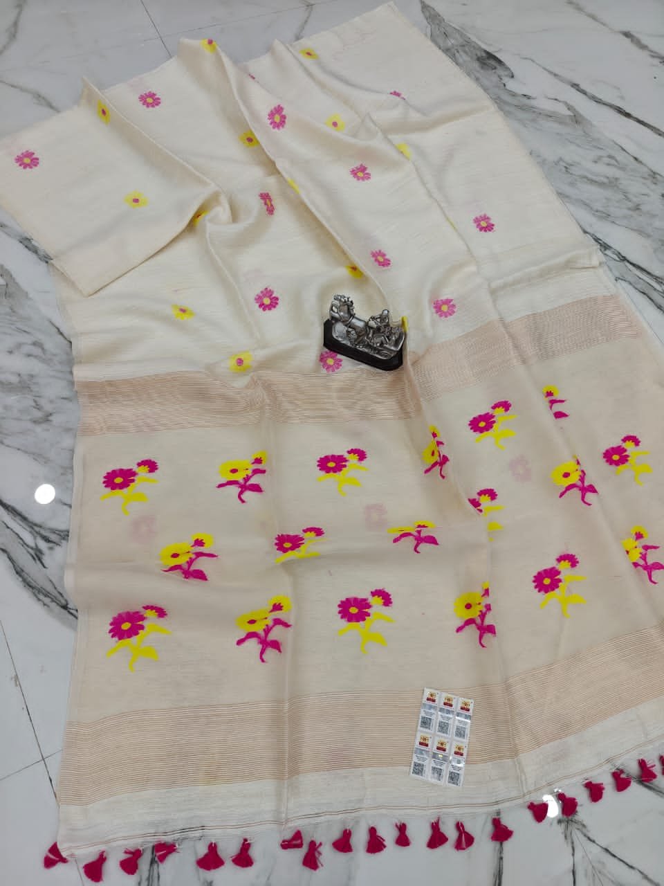 Off White Pure Matka Resham Silk Handloom Floral Motif Saree