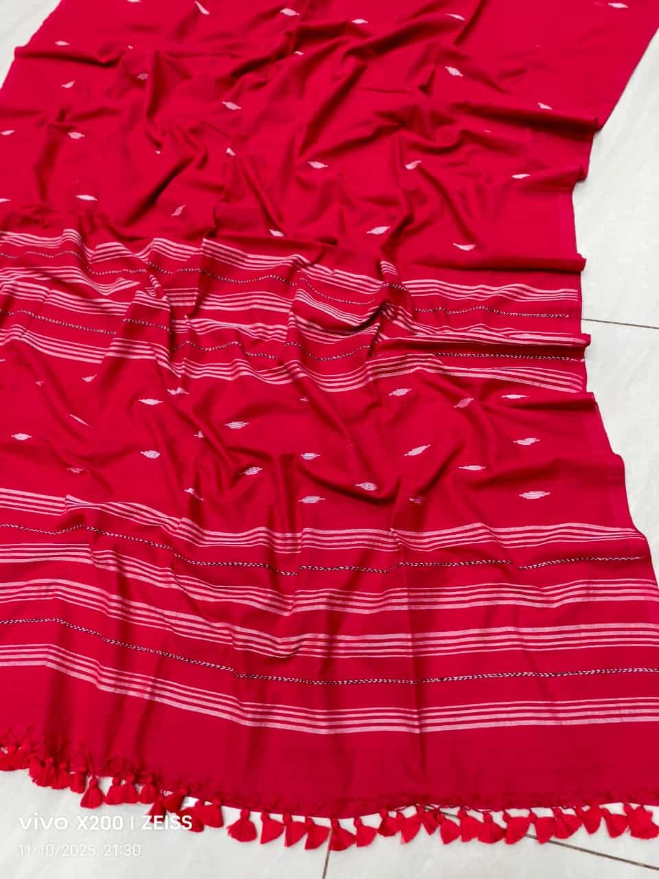 Strong Red Handloom Cotton Jamdani Saree With Butti Work