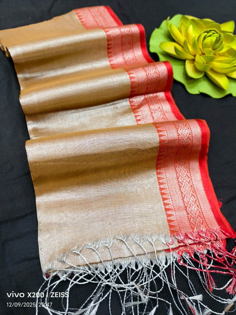 Golden Silver Blend Cotton Tissue Saree With Traditional Borders Golden Silver Blend Cotton Tissue Saree With Traditional Borders