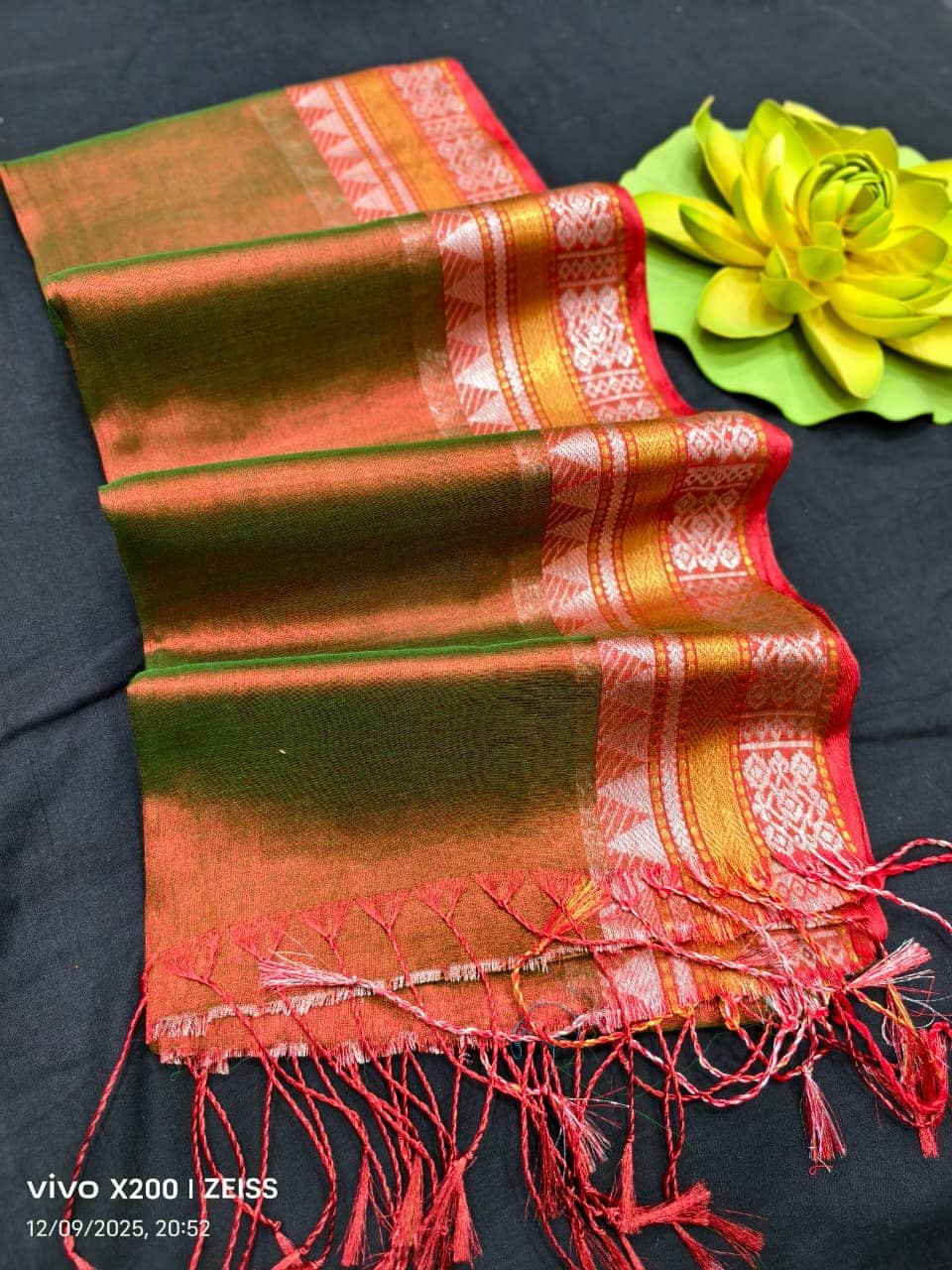 Green Red Dual Shade Cotton Tissue Saree With Traditional Borders Green Red Dual Shade Cotton Tissue Saree With Traditional Borders