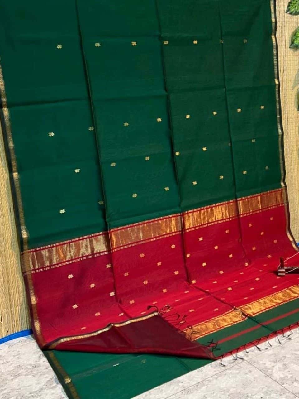 Classic Green Red Cotton Silk Saree With Lovely Thin Borders Classic Green Red Cotton Silk Saree With Lovely Thin Borders
