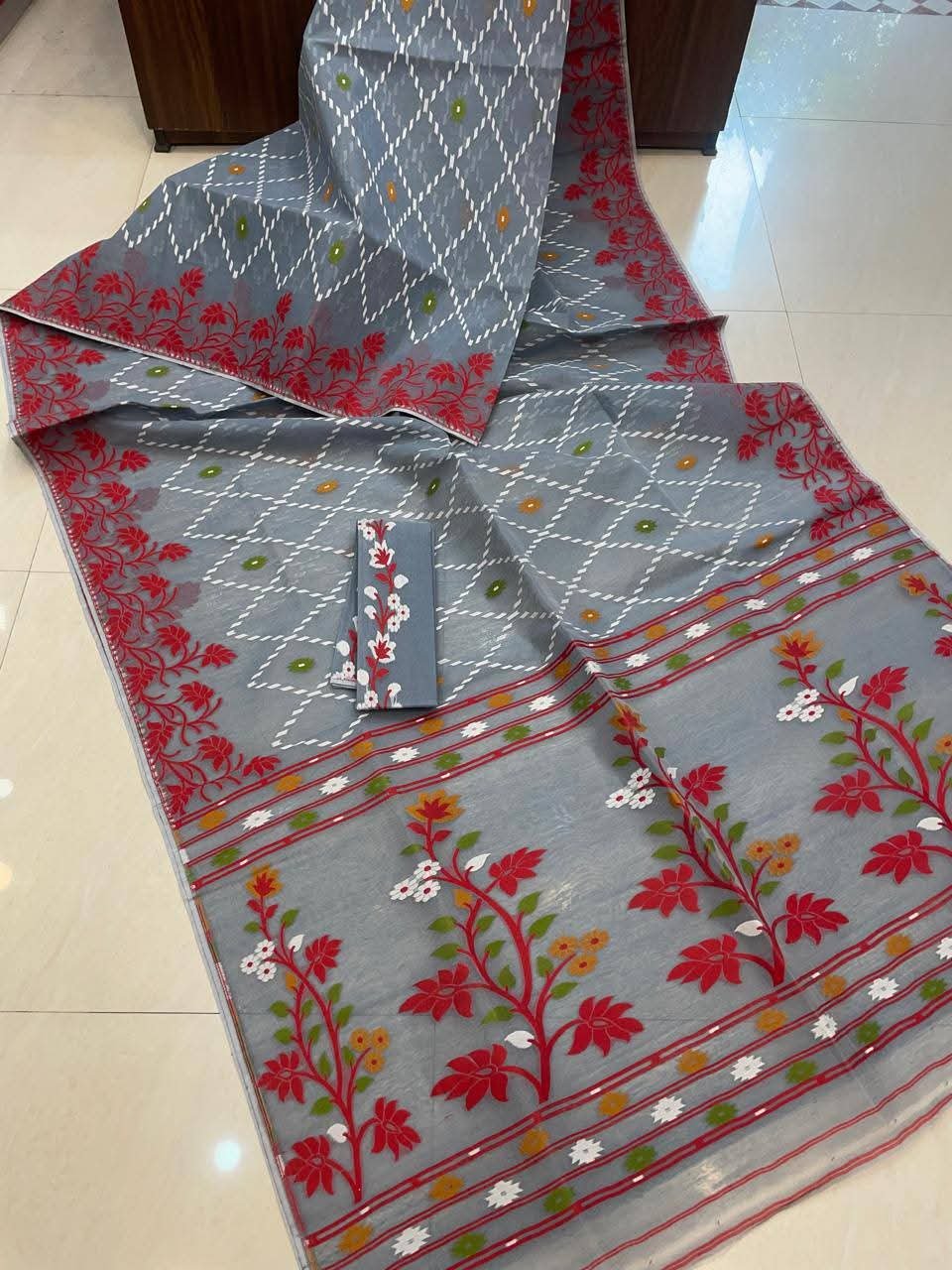 Grey-Red Triangular Pattern Dhakai Jamdani Saree Grey-Red Triangular Pattern Dhakai Jamdani Saree