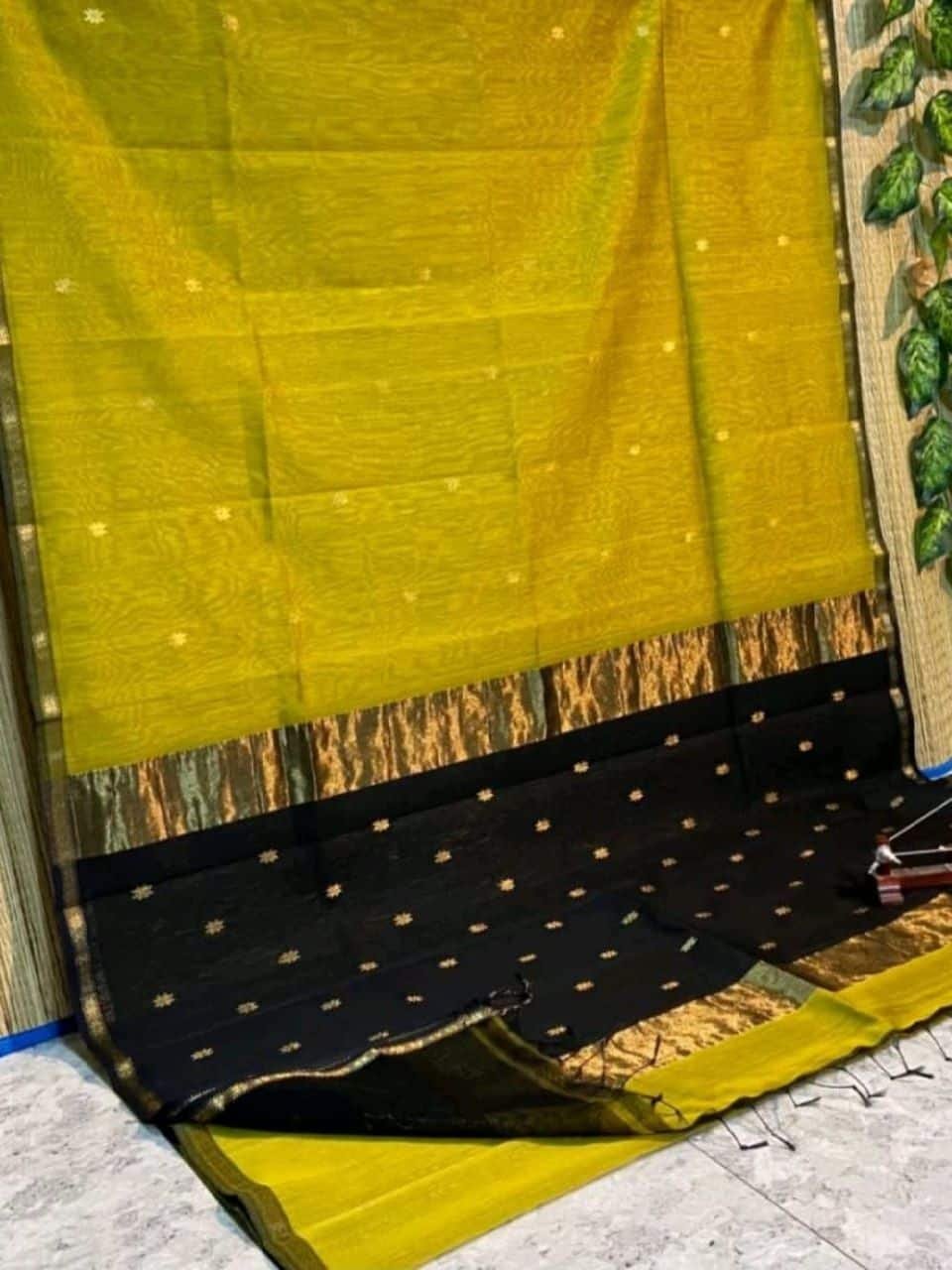 Lemon Green Black Cotton Silk Saree With Lovely Thin Borders Lemon Green Black Cotton Silk Saree With Lovely Thin Borders
