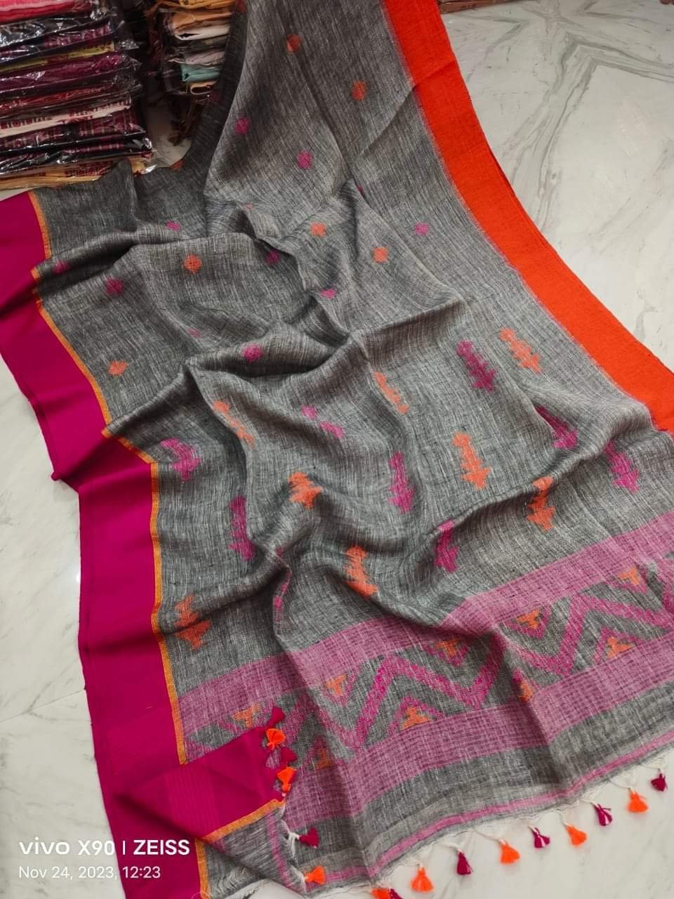 Lovely Grey Linen Jamdani Handloom Saree With Running Blouse Lovely Grey Linen Jamdani Handloom Saree With Running Blouse