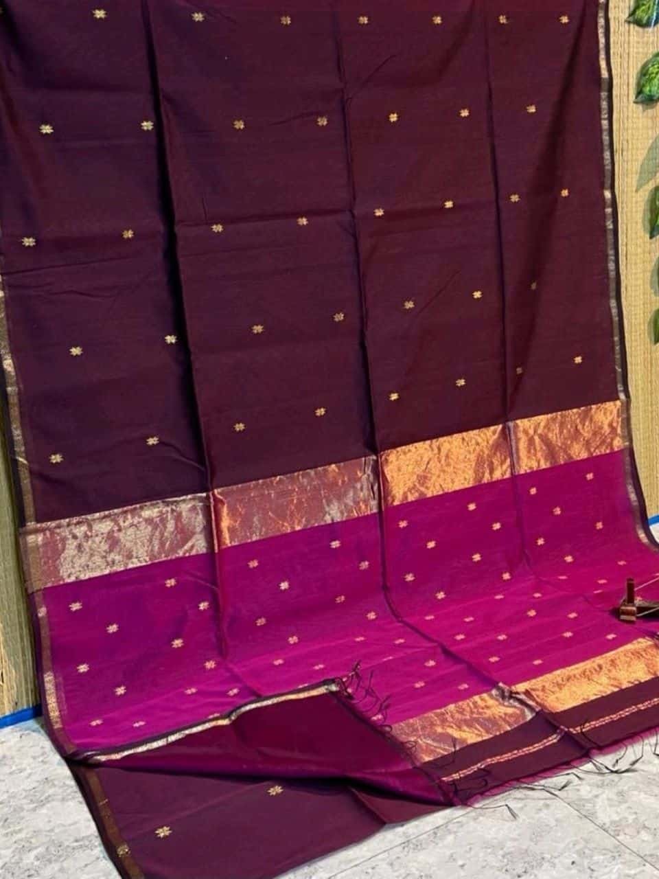 Maroon Pink Cotton Silk Saree With Lovely Thin Borders Maroon Pink Cotton Silk Saree With Lovely Thin Borders