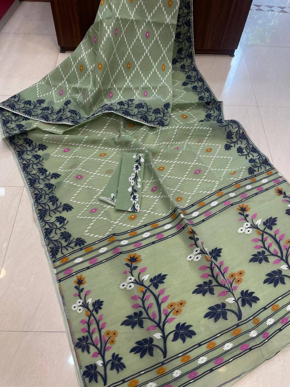 Sage Green Triangular Pattern Dhakai Jamdani Saree Sage Green Triangular Pattern Dhakai Jamdani Saree