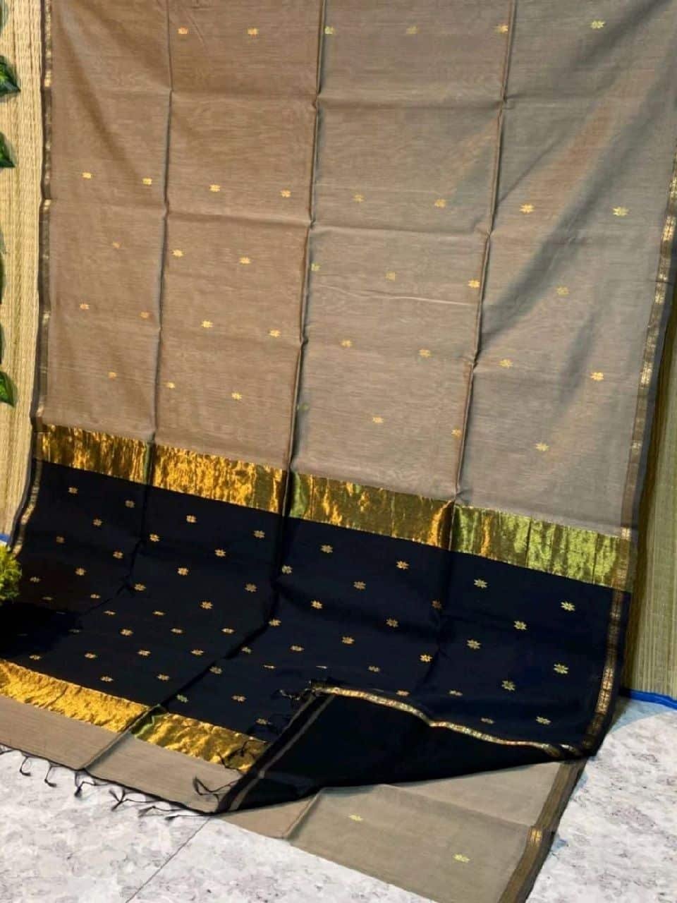 Sparkling Grey Black Cotton Silk Saree With Lovely Thin Borders Sparkling Grey Black Cotton Silk Saree With Lovely Thin Borders