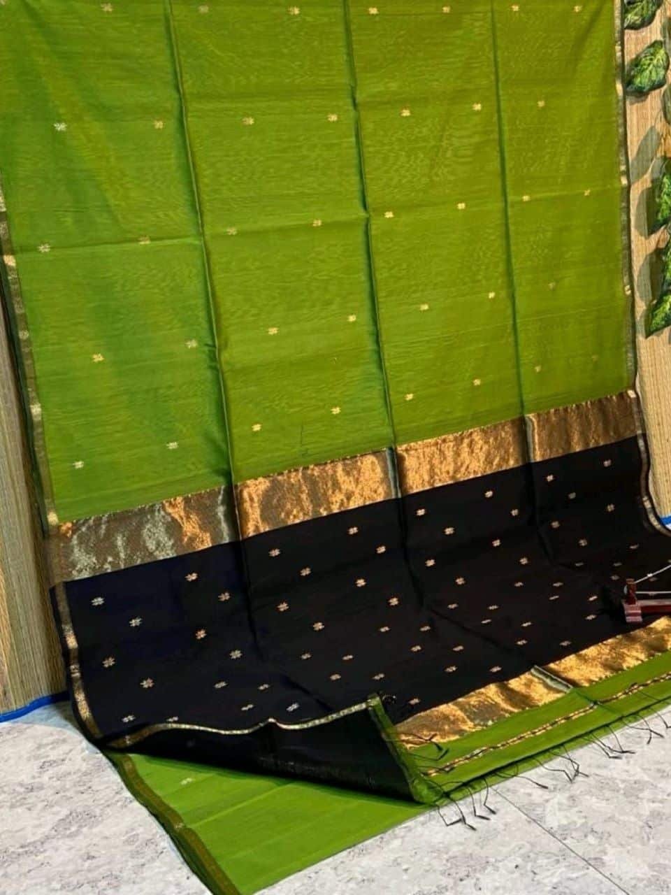 Splendid Green Black Cotton Silk Saree With Lovely Thin Borders Splendid Green Black Cotton Silk Saree With Lovely Thin Borders