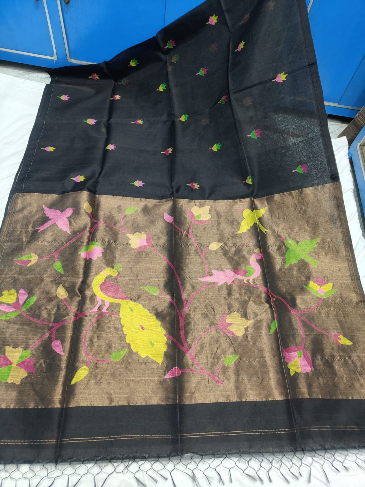 Black Muslin Jamdani Saree With Paithani Design Pallu Black Muslin Jamdani Saree With Paithani Design Pallu