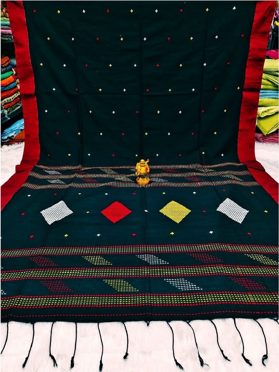 Black Pure Cotton Diamond Design Handloom Saree Black Pure Cotton Diamond Design Handloom Saree