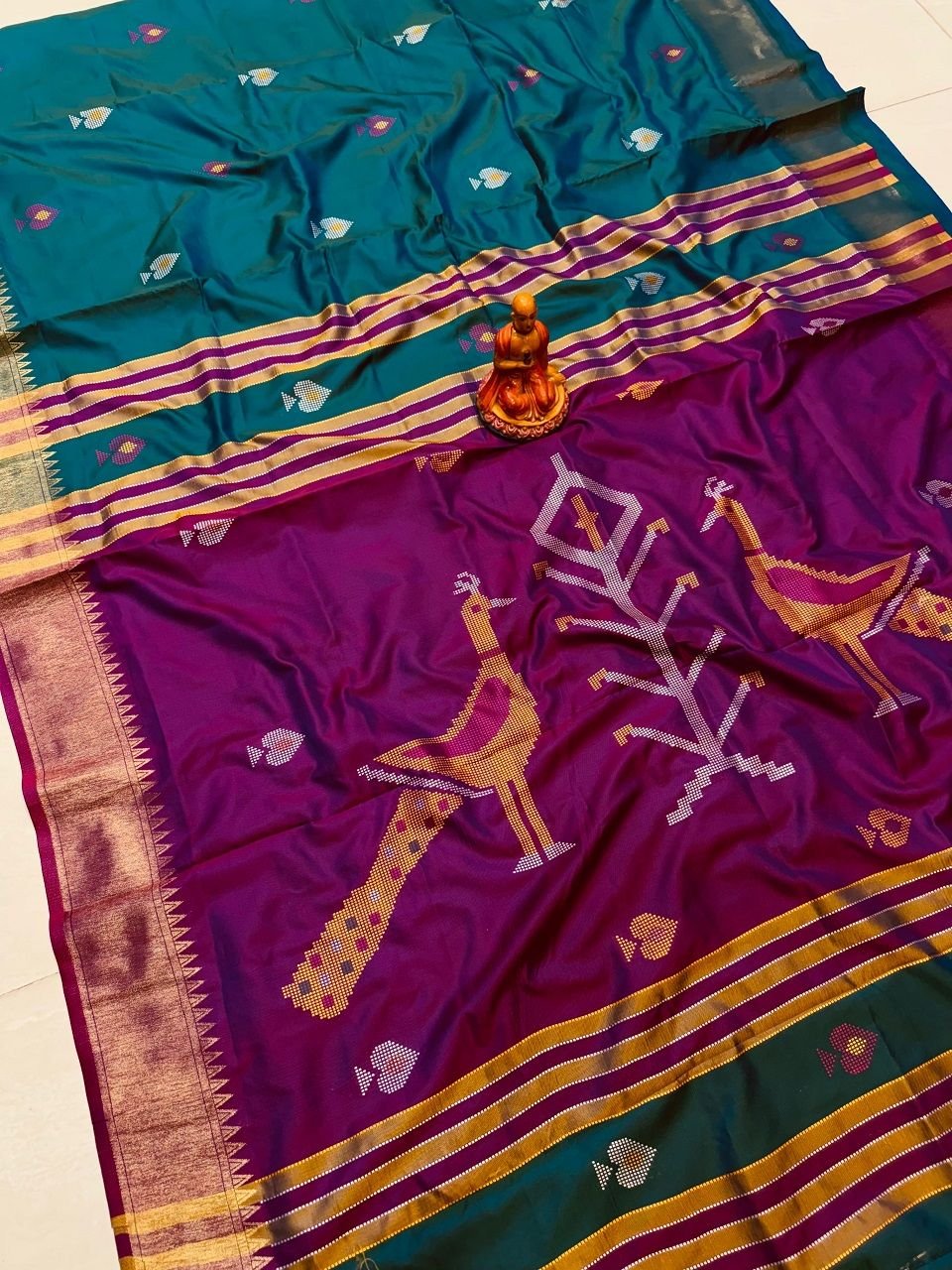 Bottle Green Semi Katan Silk Saree With Traditional Woven Motifs Bottle Green Semi Katan Silk Saree With Traditional Woven Motifs