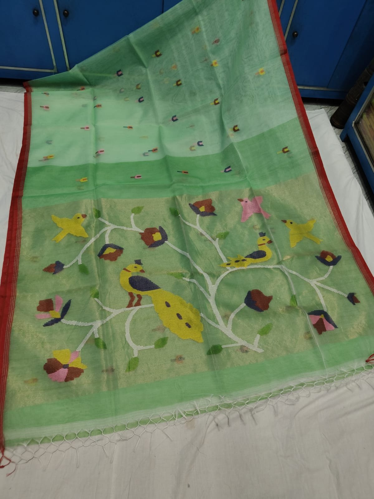 Grass Green Muslin Jamdani Saree With Paithani Design Pallu Grass Green Muslin Jamdani Saree With Paithani Design Pallu