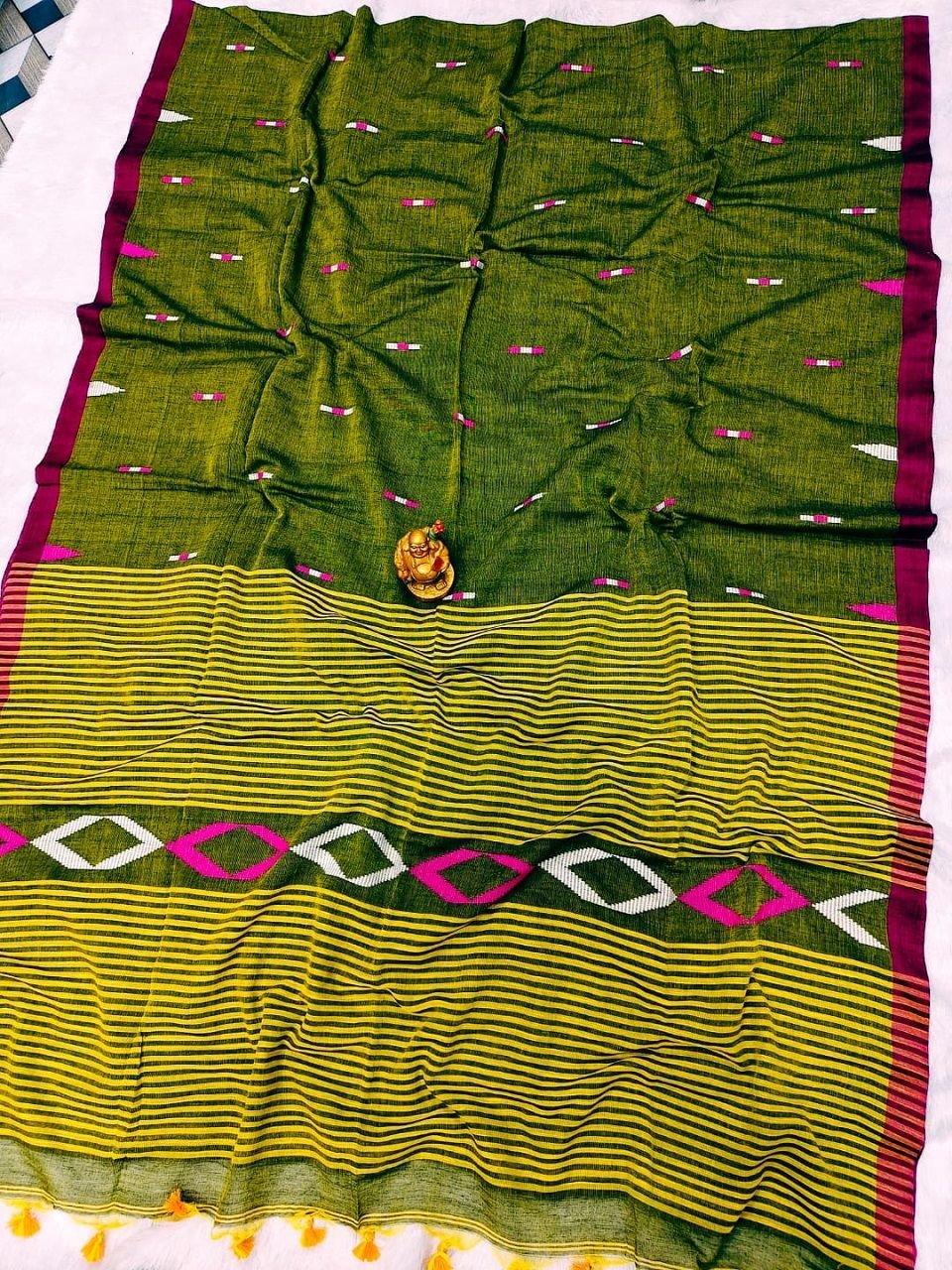 Green Pink Pure Cotton Handloom Saree With Allover Woven Ikkat Design Motifs Green Pink Pure Cotton Handloom Saree With Allover Woven Ikkat Design Motifs