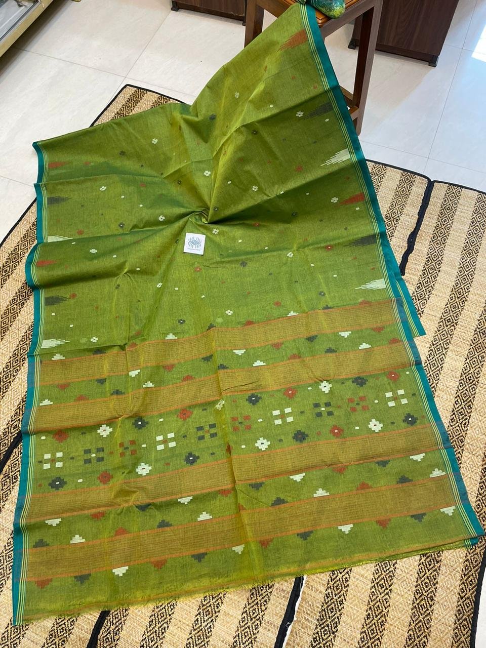 Green Tantuja Handmade Cotton Saree Without Blouse Piece Green Tantuja Handmade Cotton Saree Without Blouse Piece