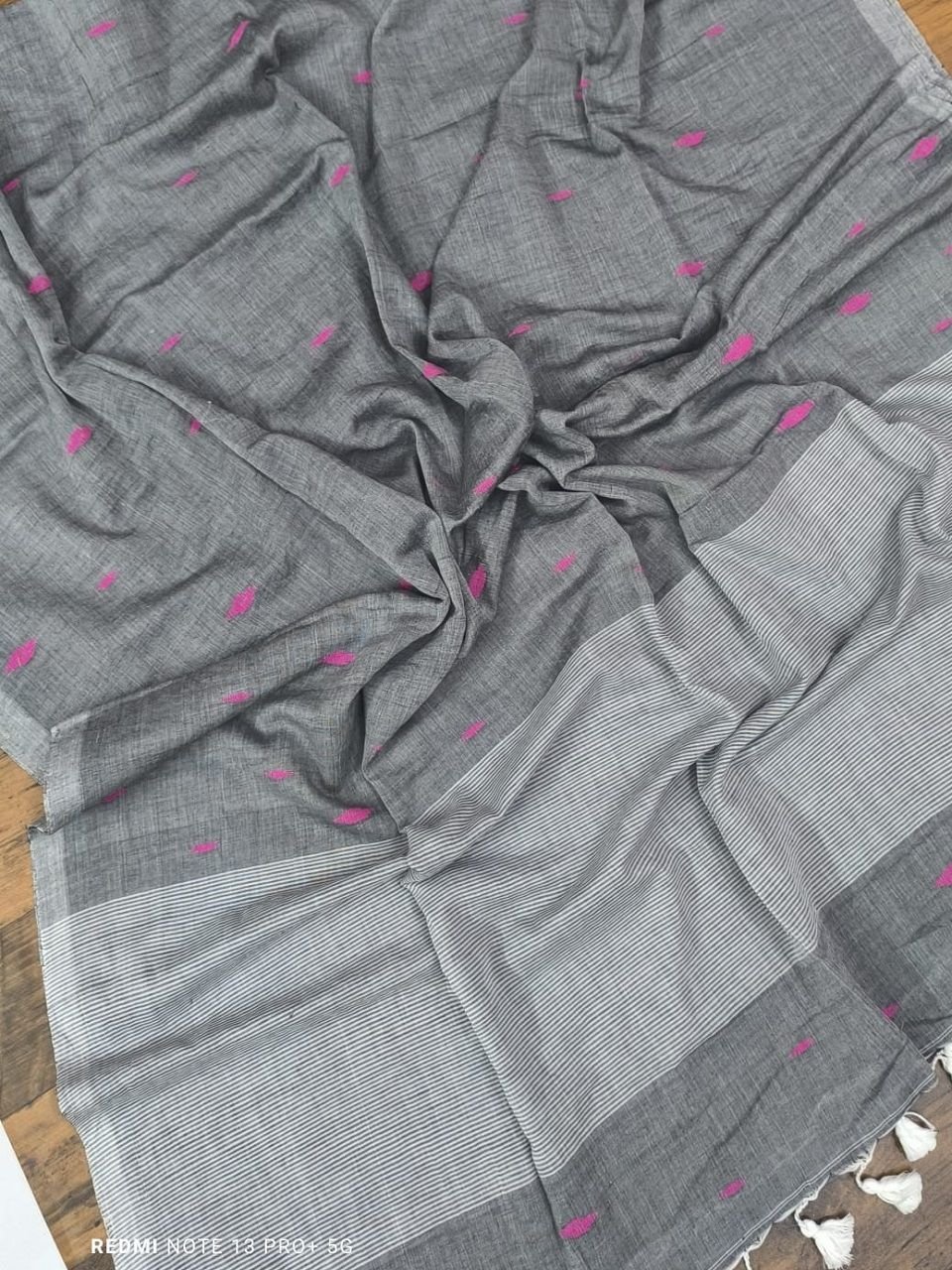 Grey Pure Mul Cotton Jamdani Saree Without Blouse Piece Grey Pure Mul Cotton Jamdani Saree Without Blouse Piece