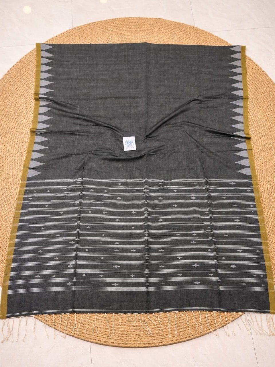 Grey White Handloom Premium Cotton Needle Work Jamdani Saree Grey White Handloom Premium Cotton Needle Work Jamdani Saree