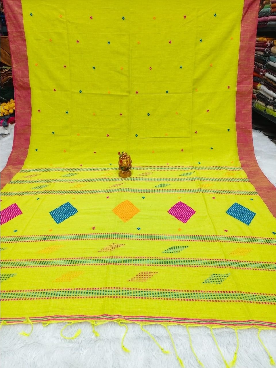 Lemon Green Pure Cotton Diamond Design Handloom Saree Lemon Green Pure Cotton Diamond Design Handloom Saree