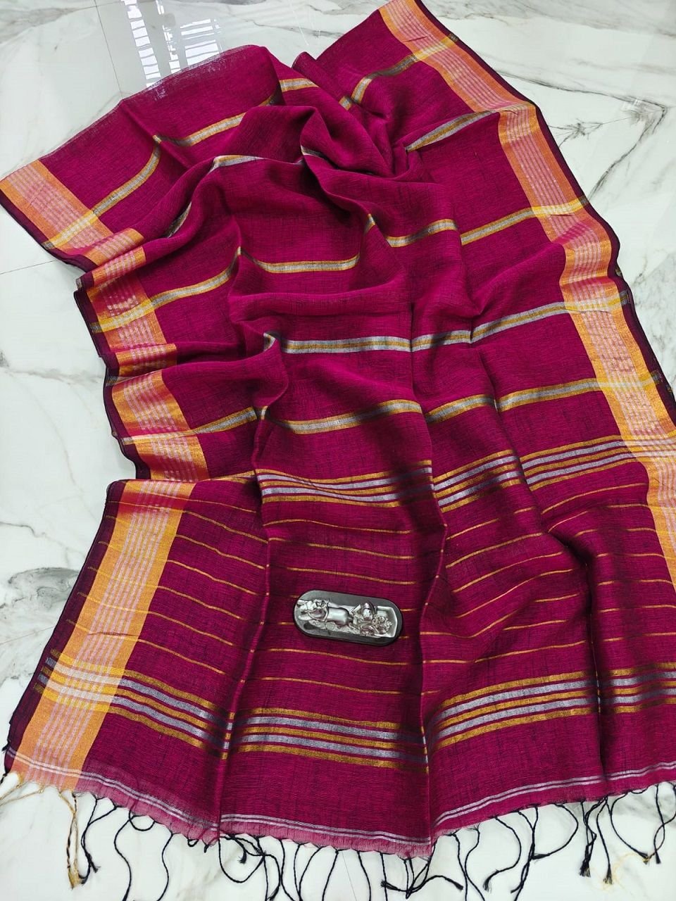 Majenta Handwoven Stripe Design Linen Saree With Zari Borders Majenta Handwoven Stripe Design Linen Saree With Zari Borders