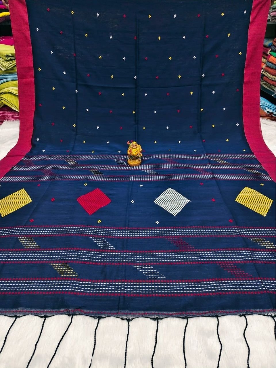 Navy Blue Pure Cotton Diamond Design Handloom Saree Navy Blue Pure Cotton Diamond Design Handloom Saree