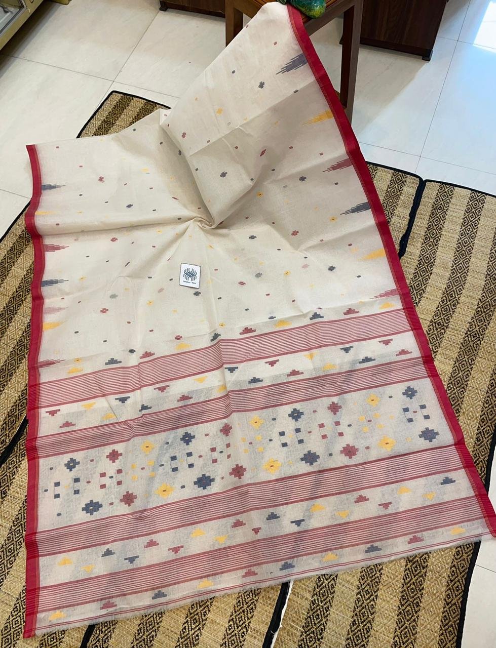 OffWhite Tantuja Handmade Cotton Saree Without Blouse Piece OffWhite Tantuja Handmade Cotton Saree Without Blouse Piece