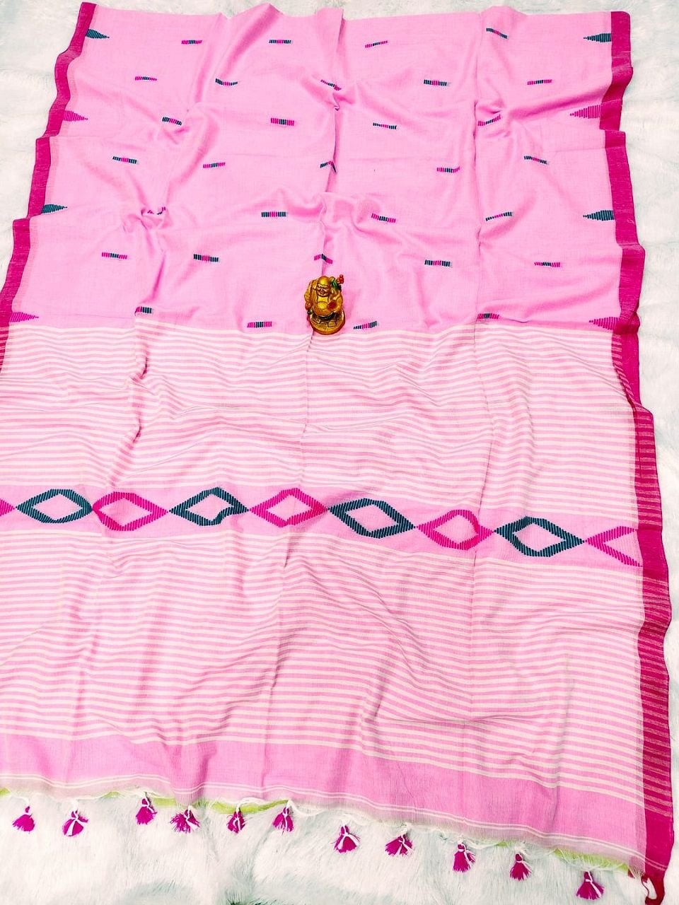Pink Pure Cotton Handloom Saree With Allover Woven Ikkat Design Motifs Pink Pure Cotton Handloom Saree With Allover Woven Ikkat Design Motifs