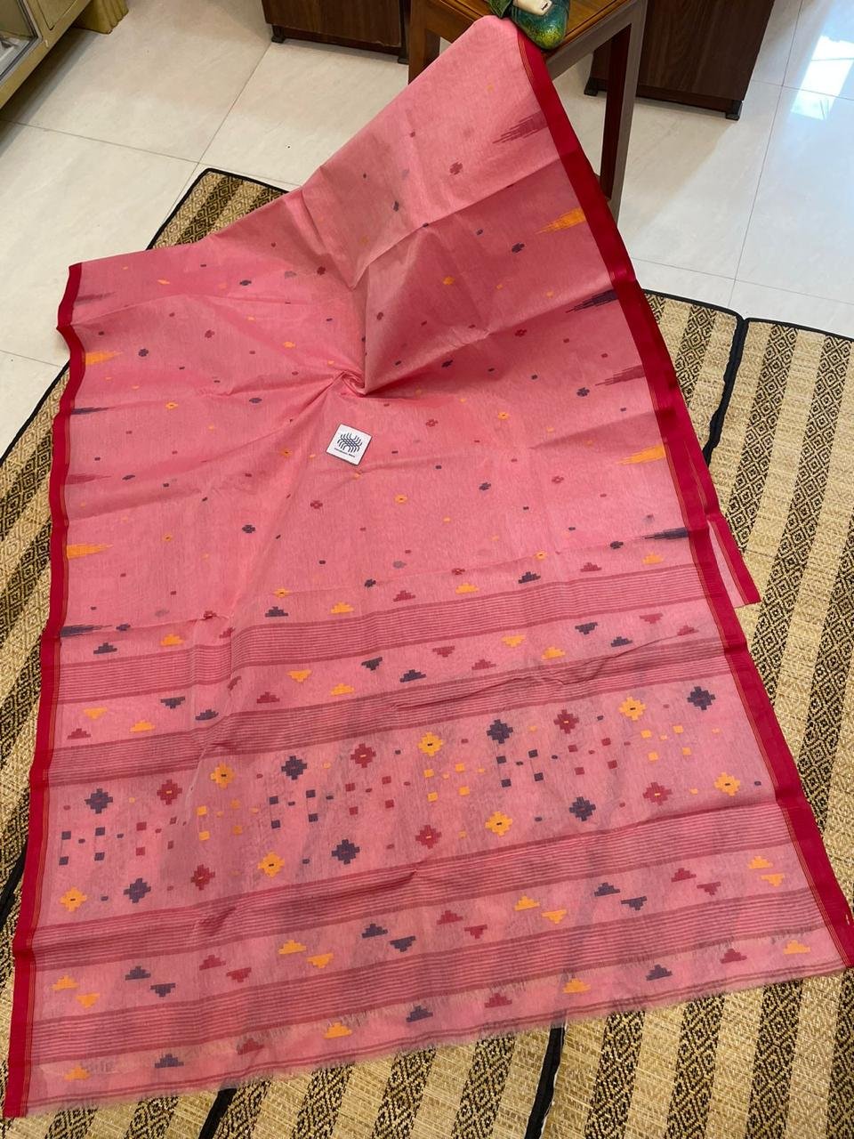 Pink Tantuja Handmade Cotton Saree Without Blouse Piece Pink Tantuja Handmade Cotton Saree Without Blouse Piece