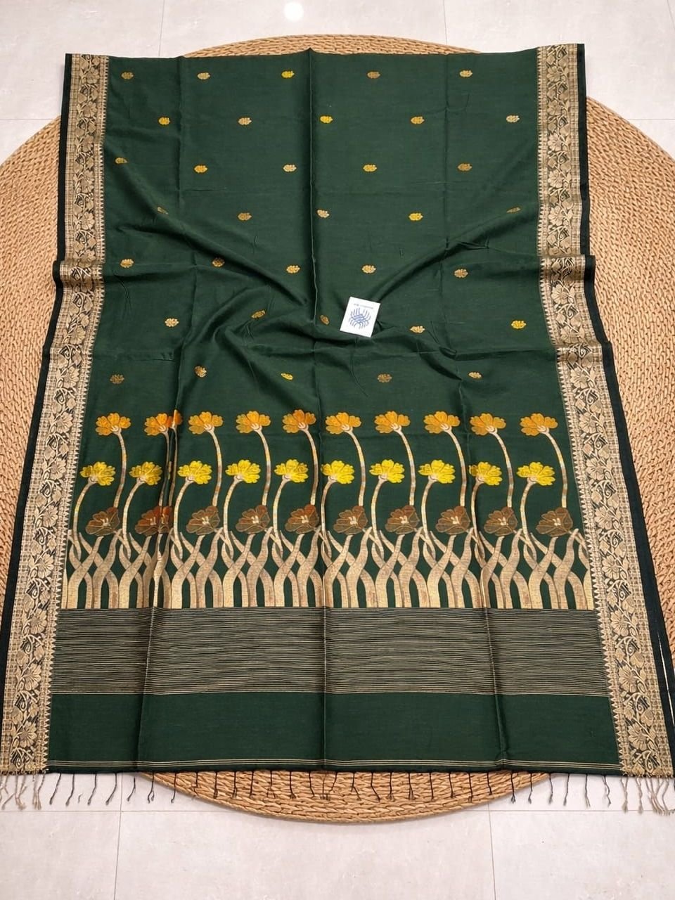 Graceful Green Premium Quality Handloom Cotton Jamdani Saree Graceful Green Premium Quality Handloom Cotton Jamdani Saree