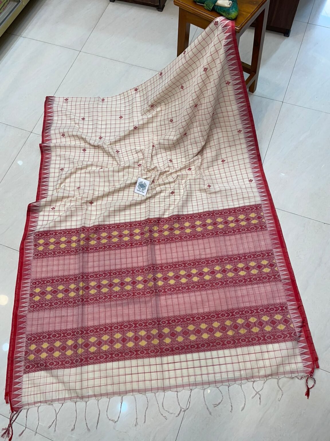 White Red Check Temple Border Premium Handloom Cotton Saree - Loomfolks