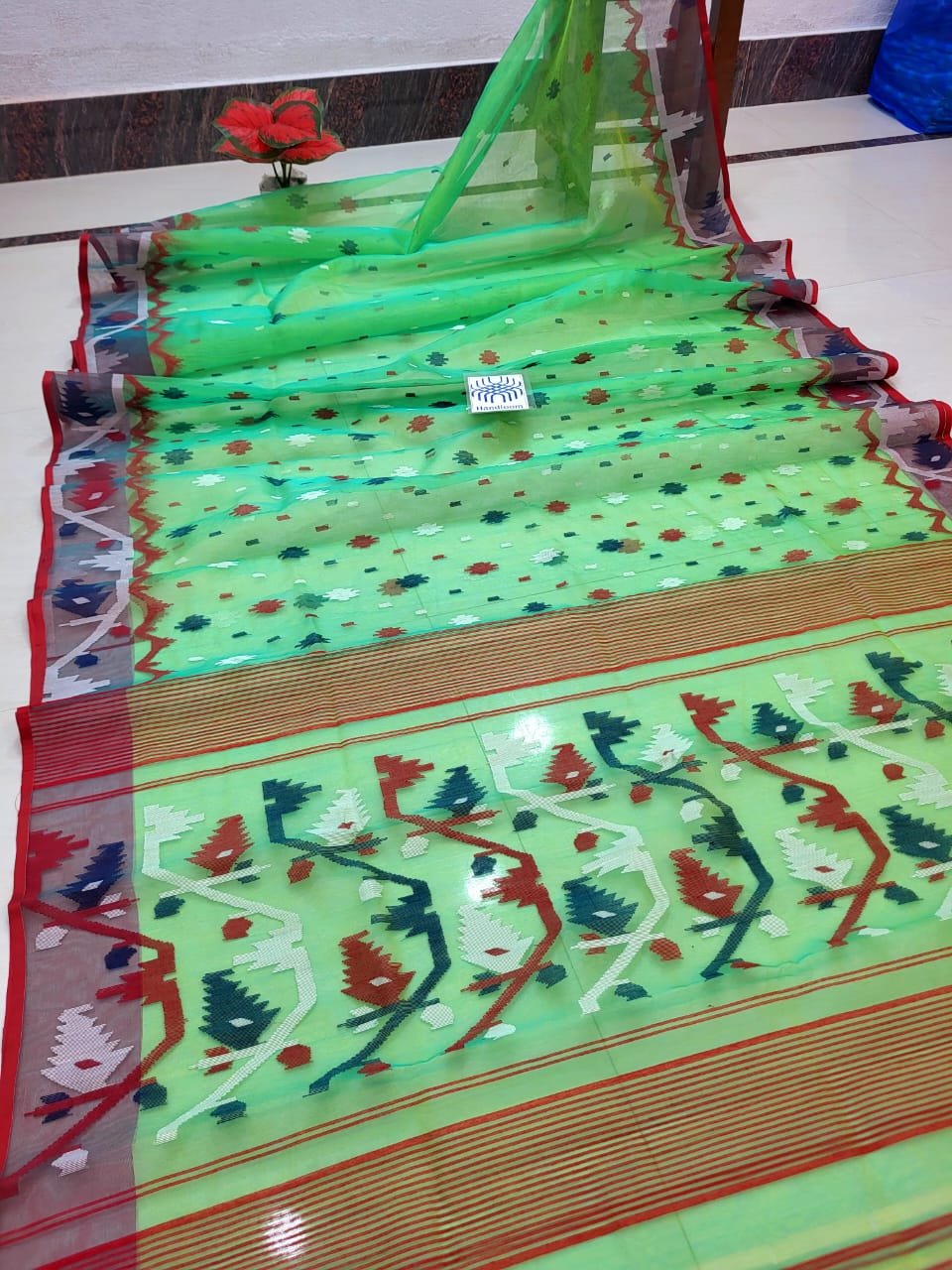 Green Red Pure Handwoven Muslin Jamdani Without Blouse Piece