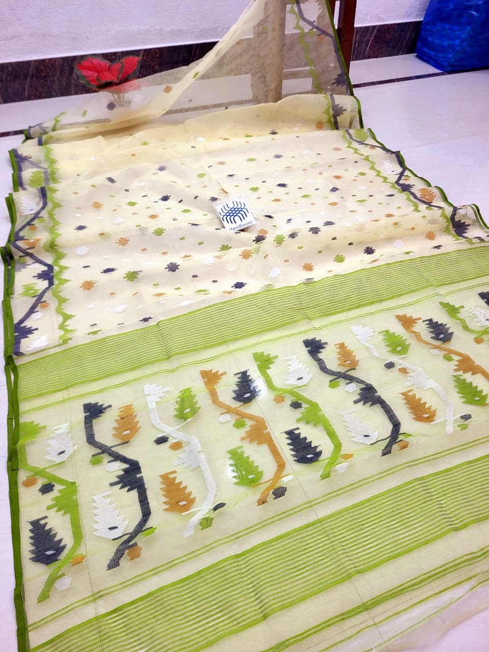 OffWhite Green Pure Handwoven Muslin Jamdani Without Blouse Piece