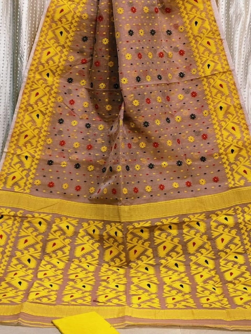 Brown Yellow Dhakai Jamdani Saree With Running Blouse Brown Yellow Dhakai Jamdani Saree With Running Blouse