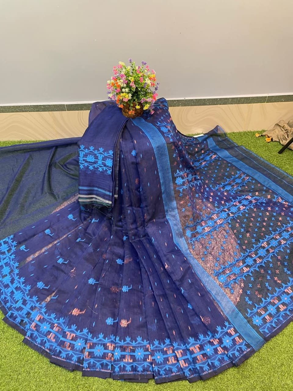 Dazzling Blue Dhakai Jamdani Saree With Blouse Piece Dazzling Blue Dhakai Jamdani Saree With Blouse Piece