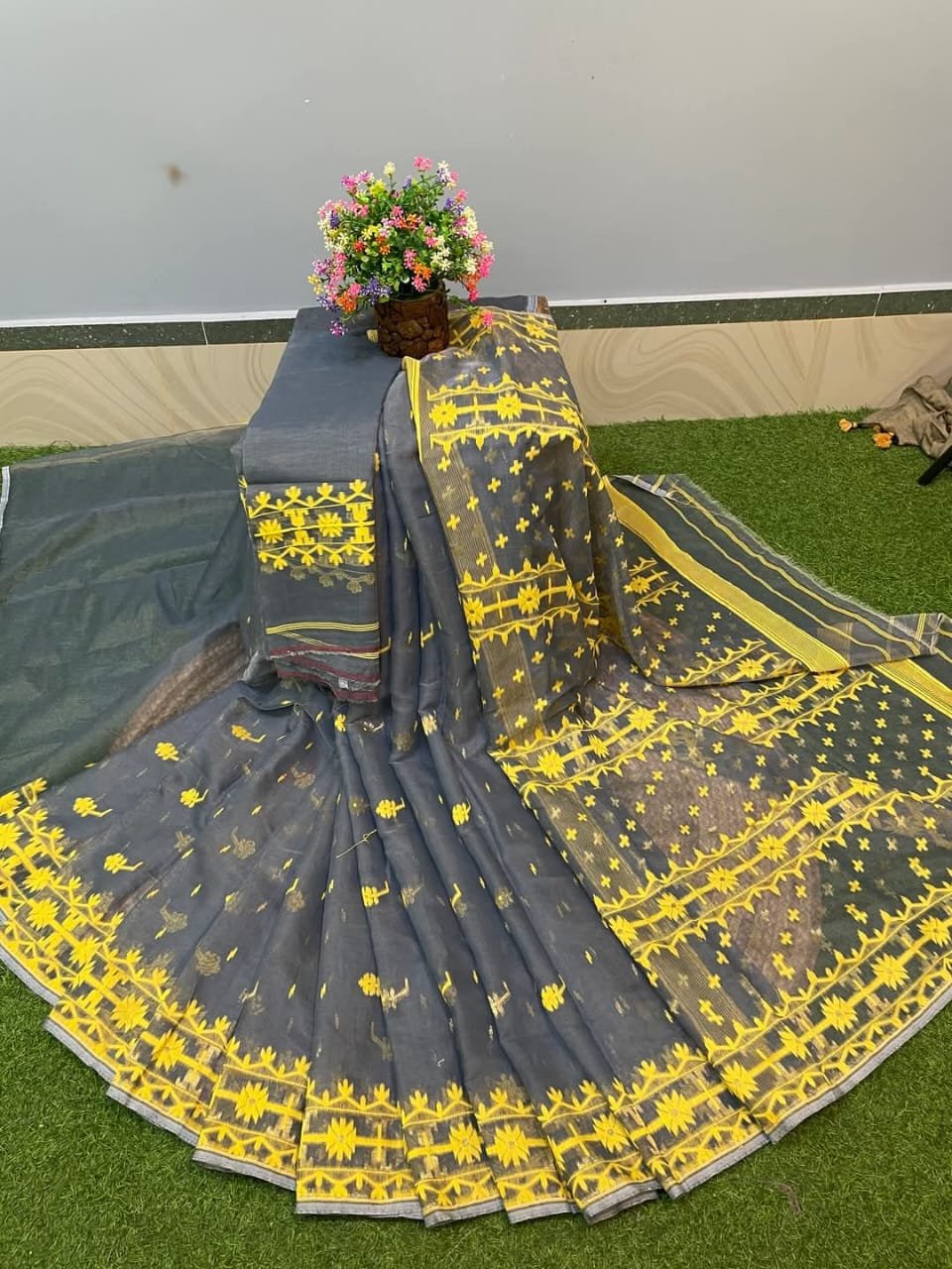 Grey Yellow Dhakai Jamdani Saree With Blouse Piece Grey Yellow Dhakai Jamdani Saree With Blouse Piece