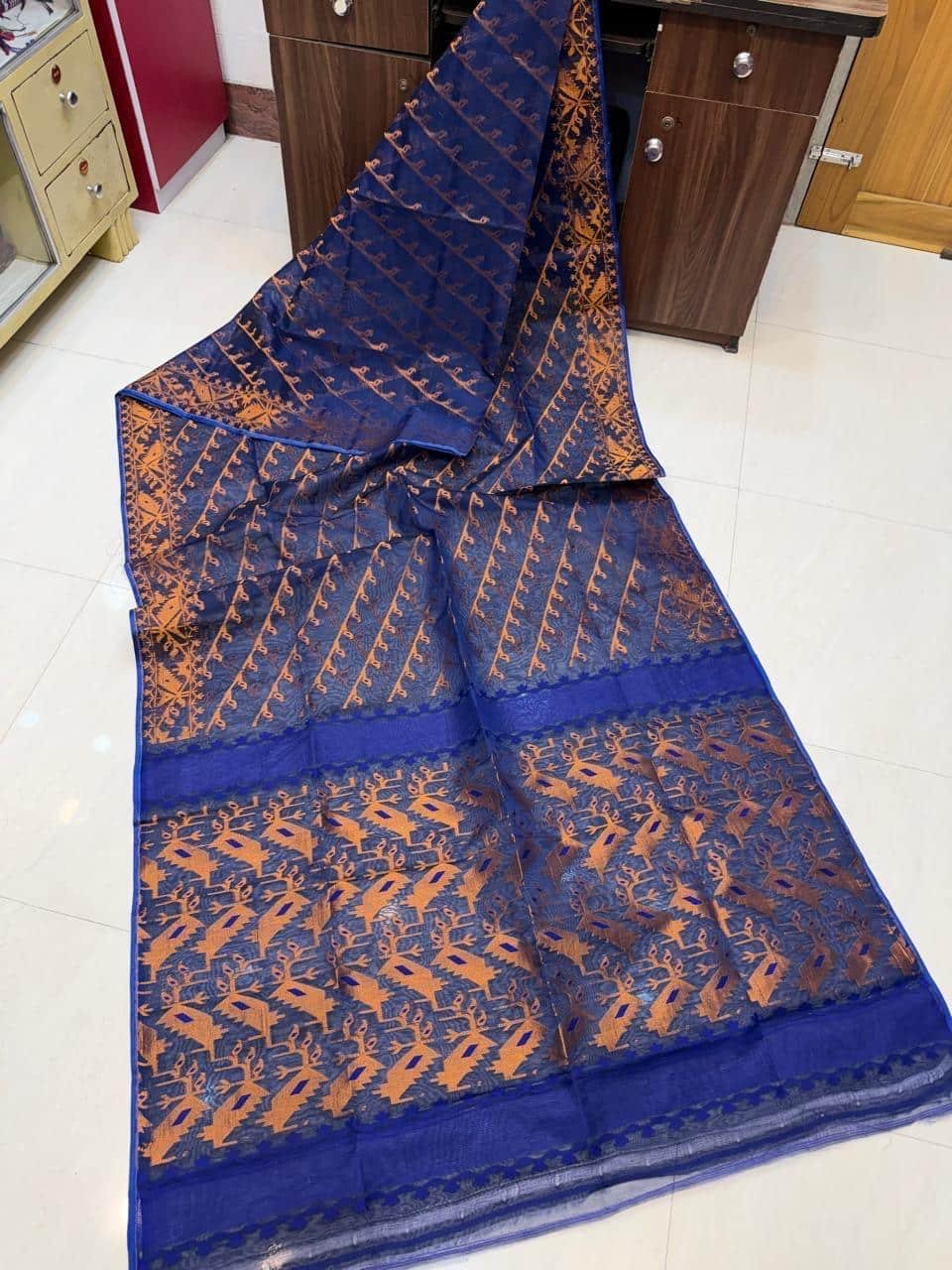 Blue Dhakai Jamdani Semi Polished With Blouse Piece Blue Dhakai Jamdani Semi Polished With Blouse Piece