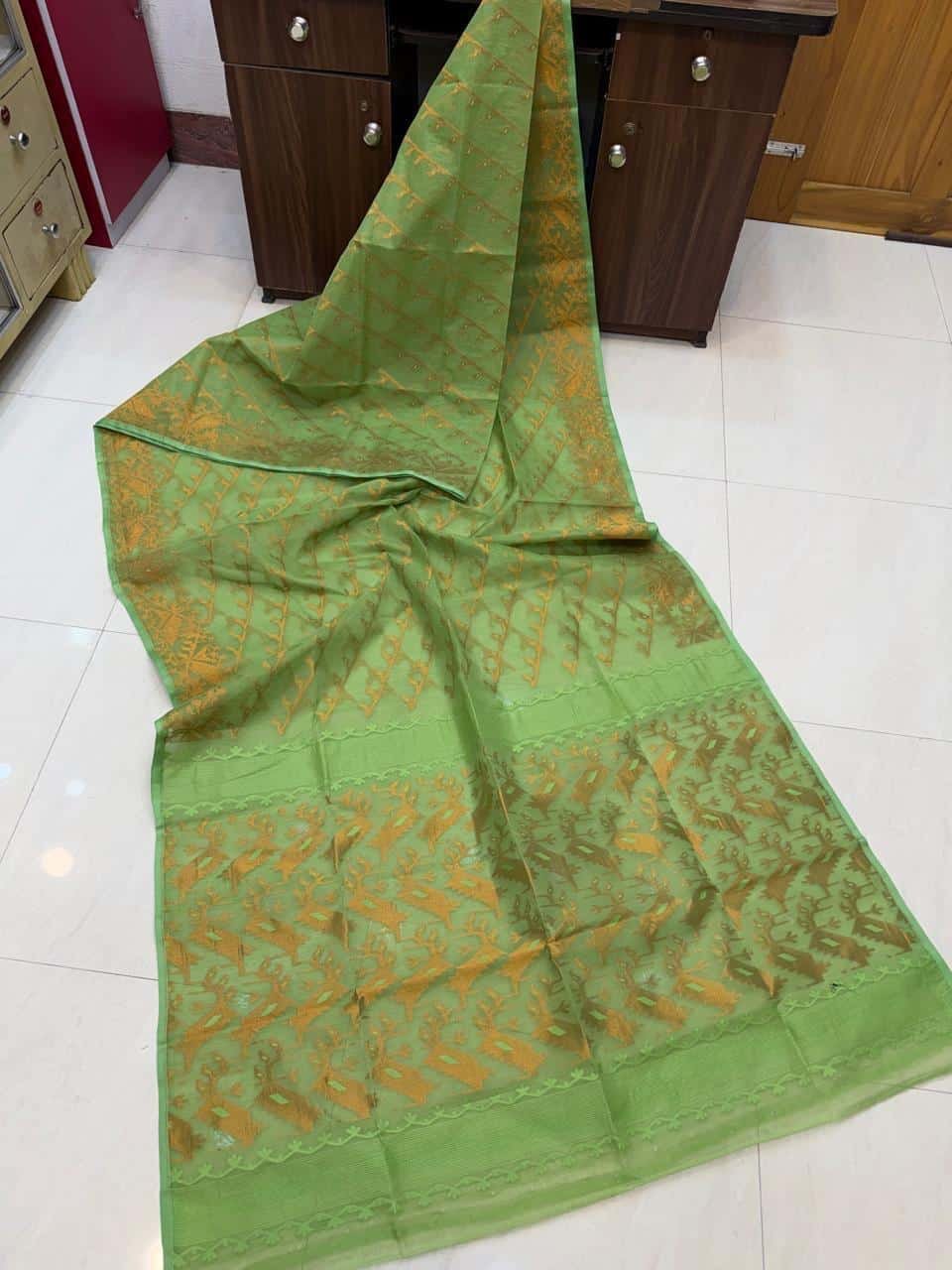 Green Dhakai Jamdani Semi Polished With Blouse Piece Green Dhakai Jamdani Semi Polished With Blouse Piece