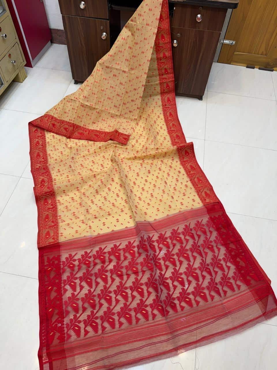 Light Yellow Dhakai Jamdani Semi Polished With Blouse Piece Light Yellow Dhakai Jamdani Semi Polished With Blouse Piece