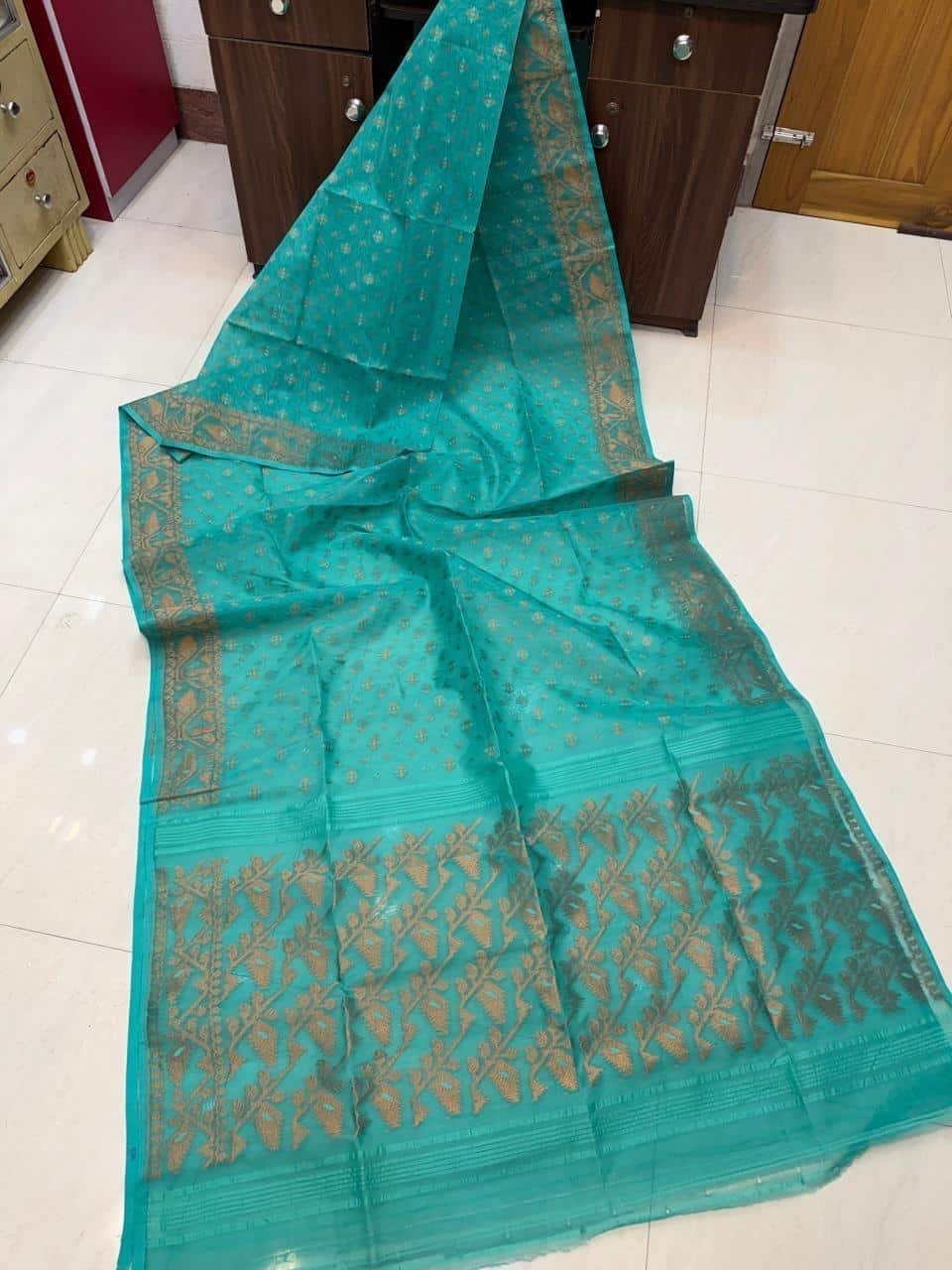 Rama Green Dhakai Jamdani Semi Polished With Blouse Piece Rama Green Dhakai Jamdani Semi Polished With Blouse Piece