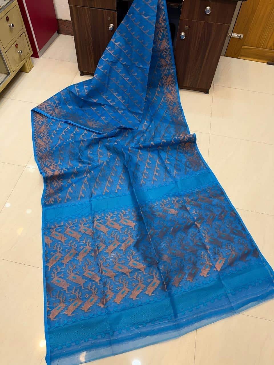 Sky Blue Dhakai Jamdani Semi Polished With Blouse Piece Sky Blue Dhakai Jamdani Semi Polished With Blouse Piece