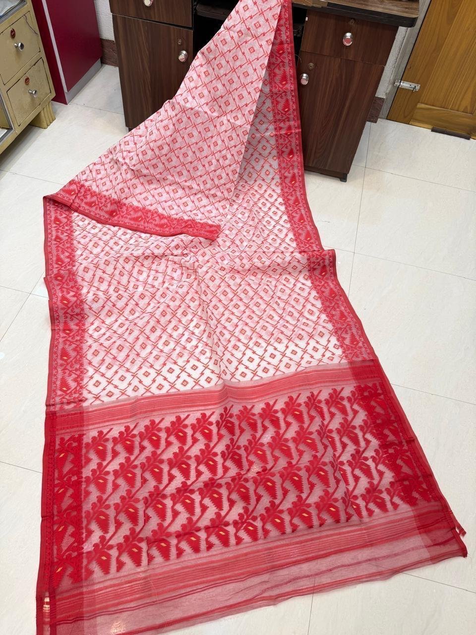 White Red Triangular Dhakai Jamdani Semi Polished With Blouse Piece White Red Triangular Dhakai Jamdani Semi Polished With Blouse Piece